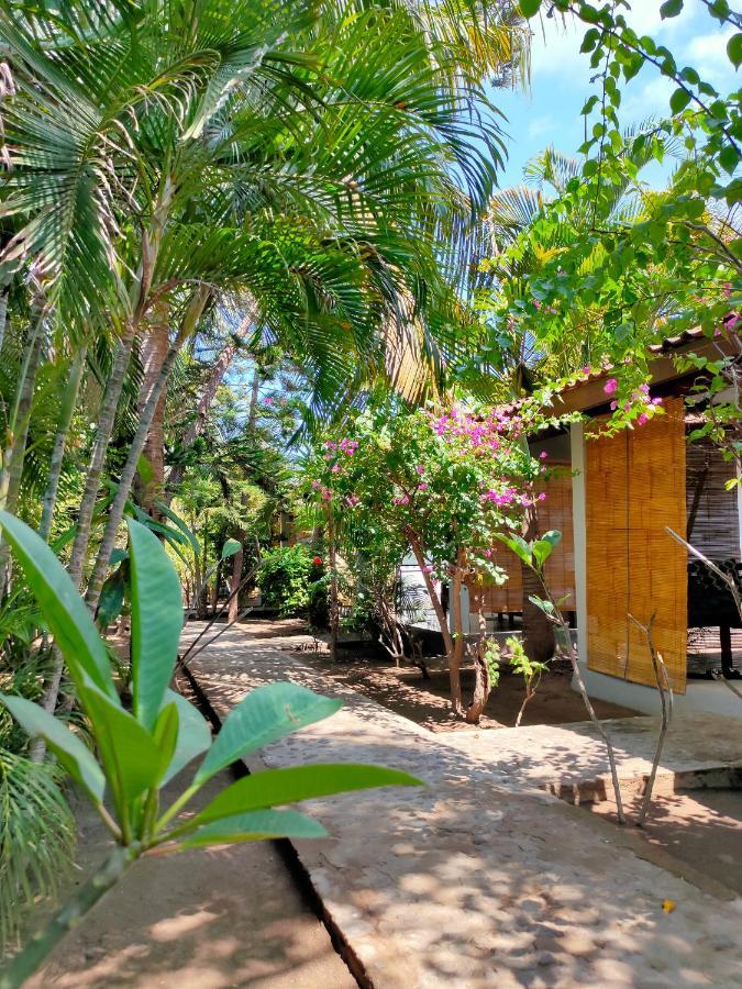 Bale Sampan Boutique Bungalows Гілі-Траванган Екстер'єр фото